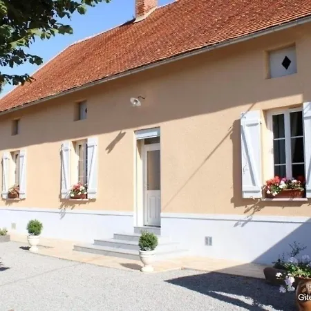 Varennes-sur-allier, 4 Pieces, 6 Personnes - Fr-1-489-150 Ferienhaus *